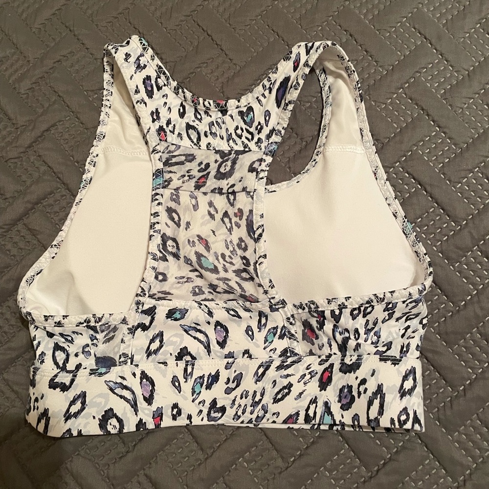 Legging and sport bra set from fabletics. - Picture 3 of 4
